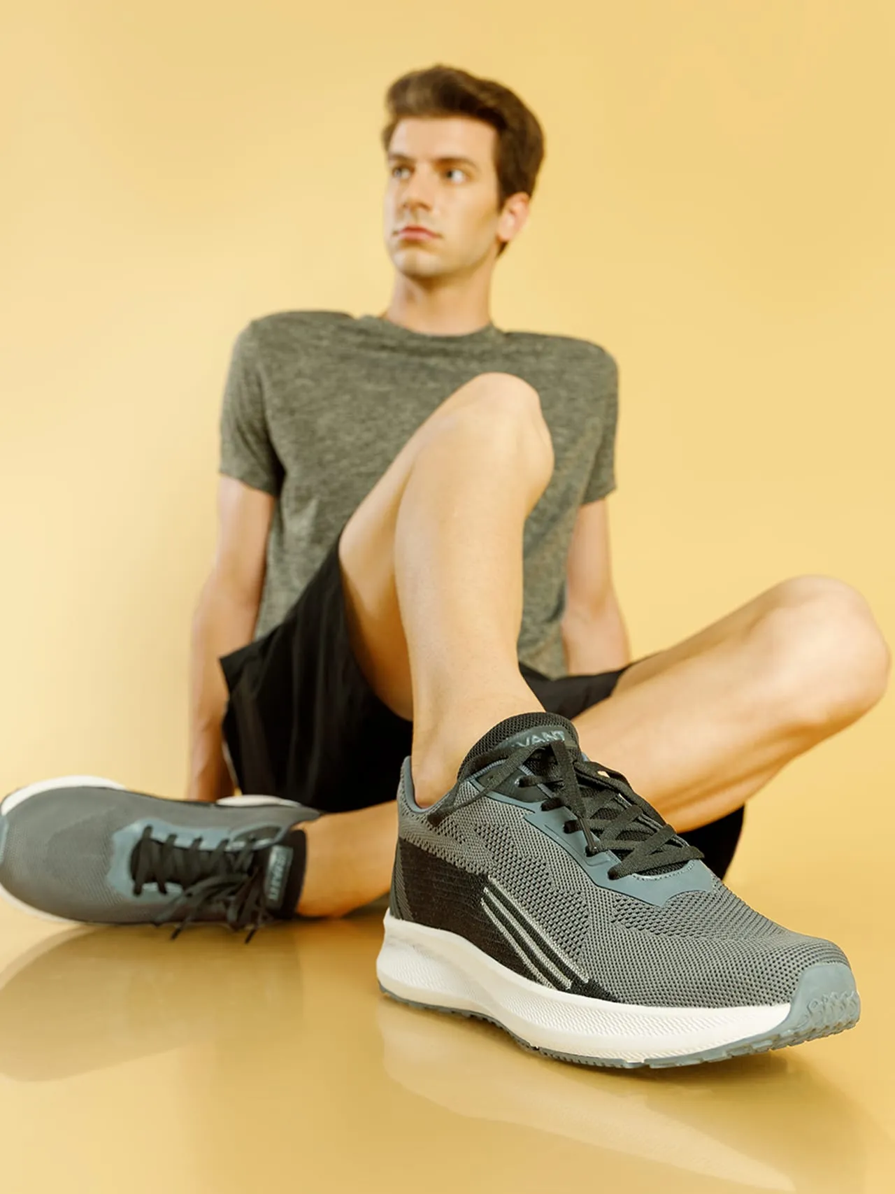 Avant Men's UltraBoom Running and Training shoes-D.Grey
