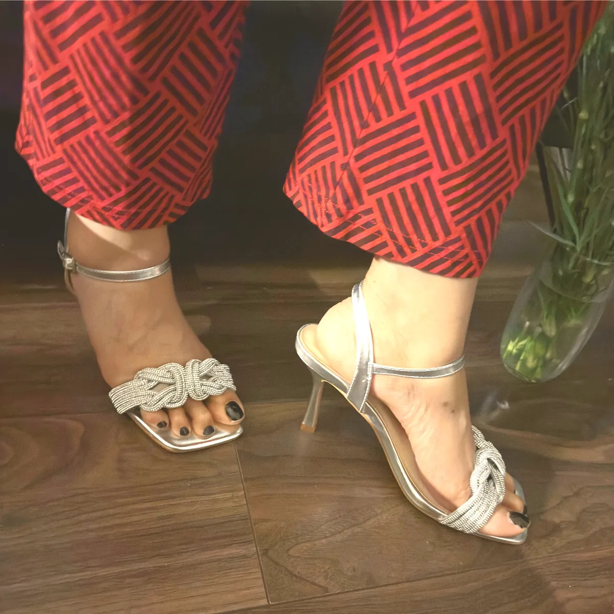 SANIYA DIAMANTE TOE HEELED  SANDALS